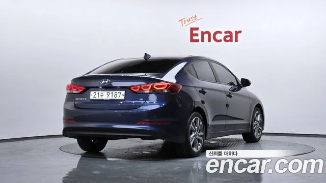 Hyundai AVANTE 2018 — фото 2
