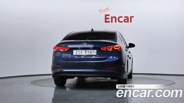 Hyundai AVANTE 2018 — фото 4