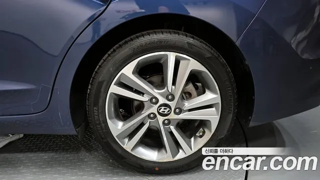 Hyundai AVANTE 2018 — фото 7