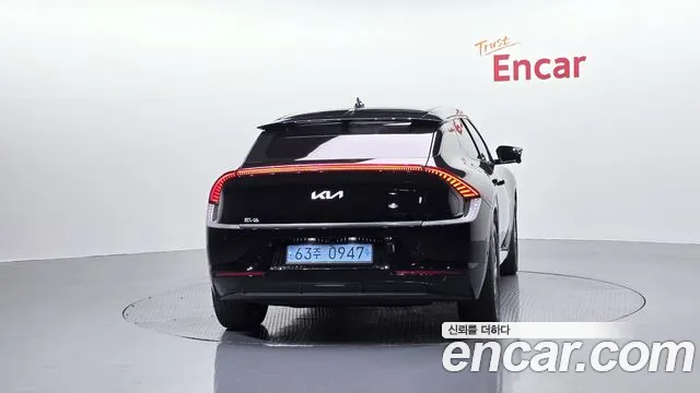 Kia EV6 2023 — фото 4