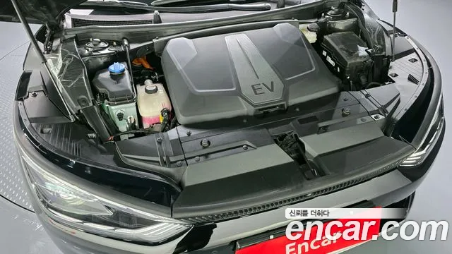 Kia EV6 2023 — фото 6
