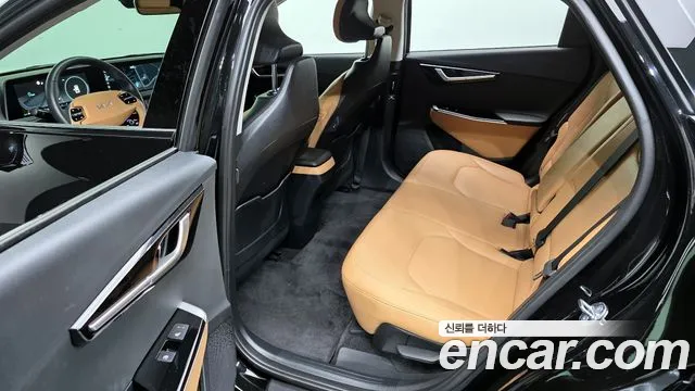 Kia EV6 2023 — фото 18