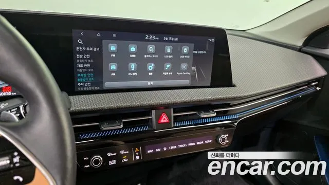Kia EV6 2023 — фото 20