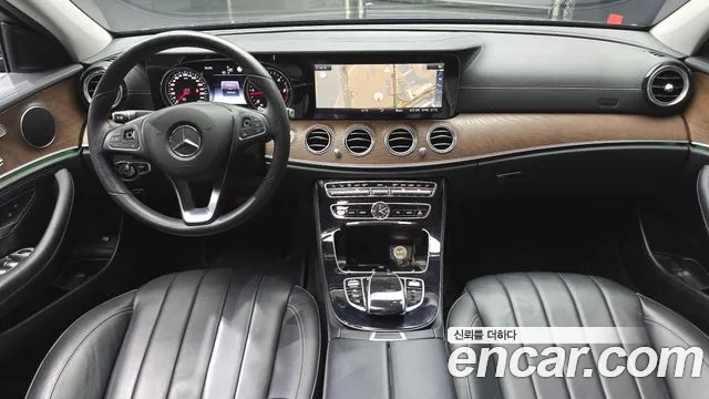 Mercedes-Benz E-Class 2018 — фото 10