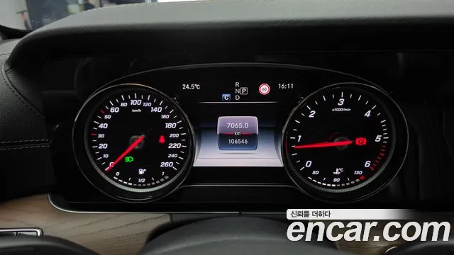 Mercedes-Benz E-Class 2018 — фото 11