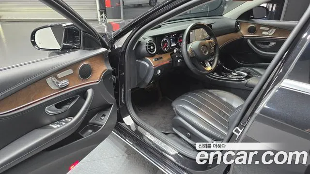 Mercedes-Benz E-Class 2018 — фото 13