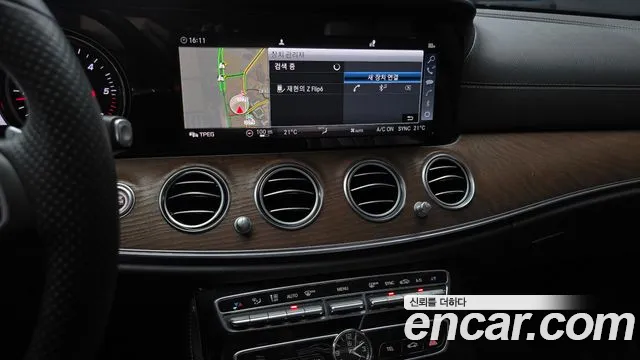 Mercedes-Benz E-Class 2018 — фото 20