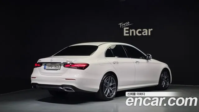 Mercedes-Benz E-Class 2022 — фото 2