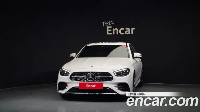 Mercedes-Benz E-Class 2022 — фото 3