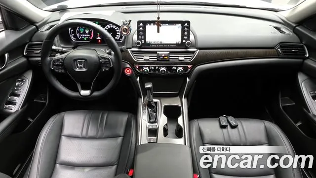 Honda Accord 2019 — фото 10