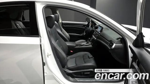Honda Accord 2019 — фото 17