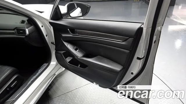 Honda Accord 2019 — фото 14