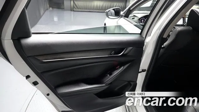 Honda Accord 2019 — фото 15