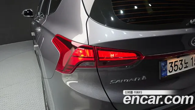 Hyundai Santafe 2022 — фото 9