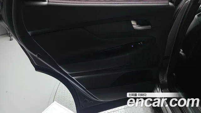 Hyundai Santafe 2022 — фото 15