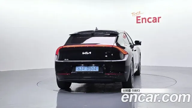 Kia EV6 2023 — фото 4