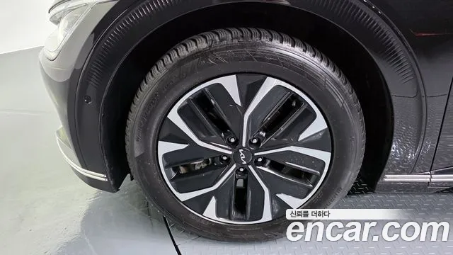 Kia EV6 2023 — фото 5
