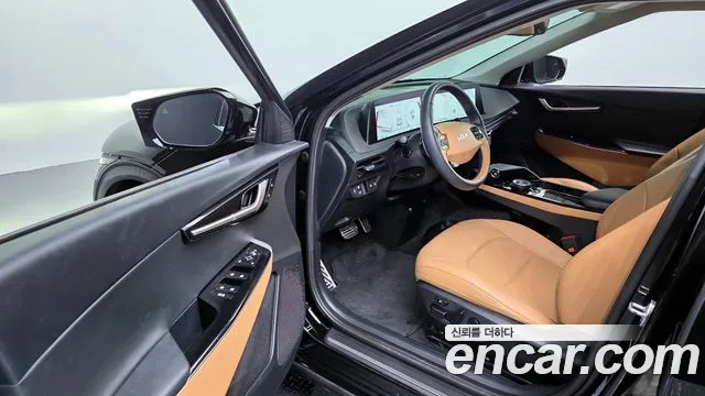 Kia EV6 2023 — фото 13