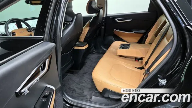 Kia EV6 2023 — фото 18