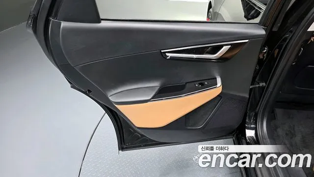 Kia EV6 2023 — фото 15