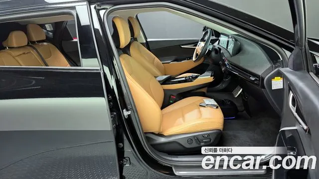 Kia EV6 2023 — фото 16