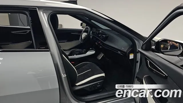 Kia EV6 2025 — фото 16