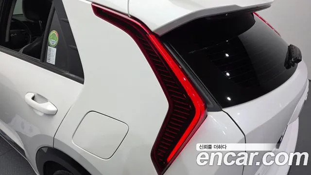 Kia Niro 2022 — фото 9