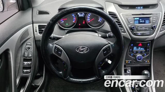 Hyundai AVANTE 2014 — фото 13