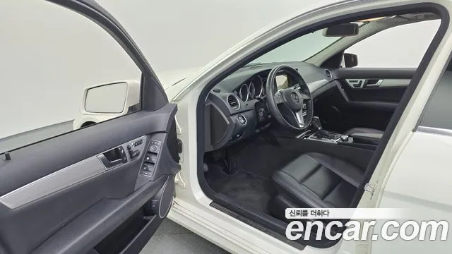 Mercedes-Benz C-Class 2012 — фото 10