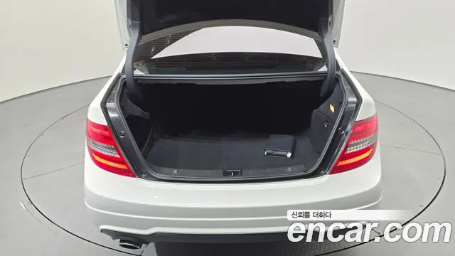 Mercedes-Benz C-Class 2012 — фото 17