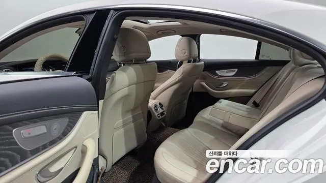 Mercedes-Benz CLS-Class 2020 — фото 11