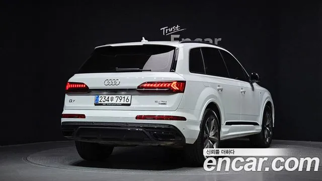 Audi Q7 2023 — фото 2