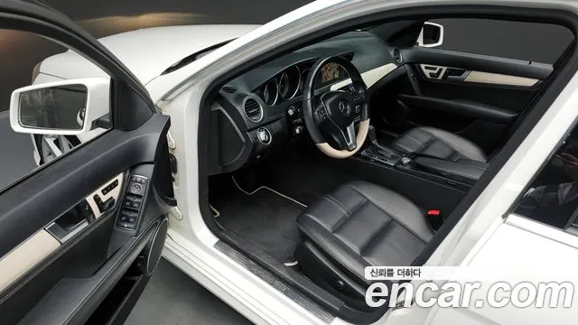 Mercedes-Benz C-Class 2013 — фото 12