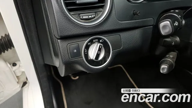 Mercedes-Benz C-Class 2013 — фото 17