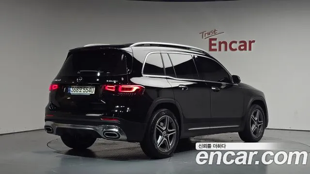 Mercedes-Benz GLB-Class 2023 — фото 1
