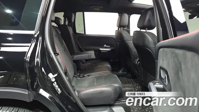 Mercedes-Benz GLB-Class 2023 — фото 17