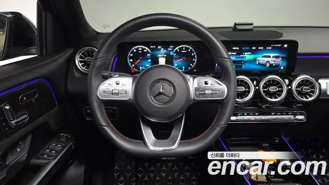 Mercedes-Benz GLB-Class 2023 — фото 18