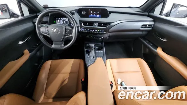 Lexus UX 2019 — фото 10