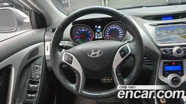 Hyundai AVANTE 2011 — фото 13