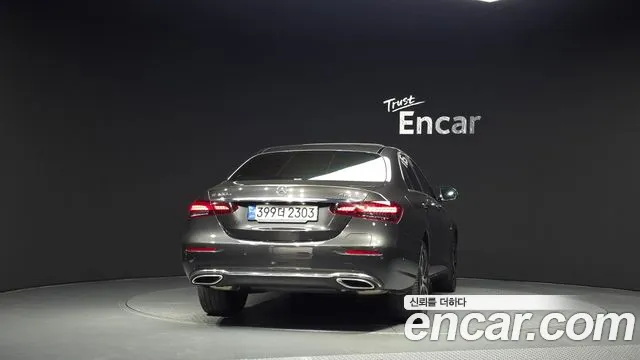 Mercedes-Benz E-Class 2021 — фото 4