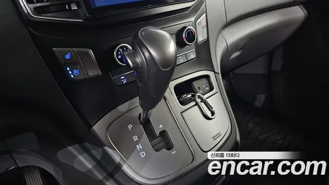 Hyundai Starex 2020 — фото 9