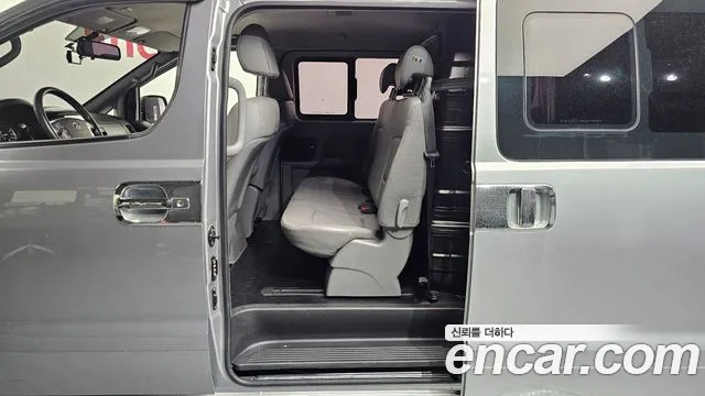Hyundai Starex 2020 — фото 11