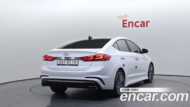 Hyundai AVANTE 2018 — фото 2