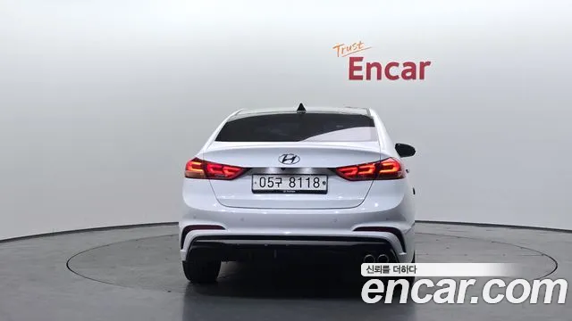 Hyundai AVANTE 2018 — фото 4