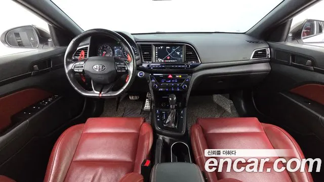 Hyundai AVANTE 2018 — фото 10