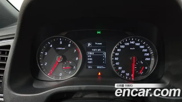 Hyundai AVANTE 2018 — фото 11