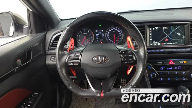 Hyundai AVANTE 2018 — фото 19