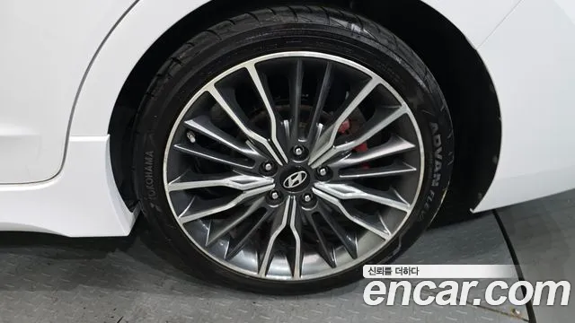 Hyundai AVANTE 2018 — фото 7