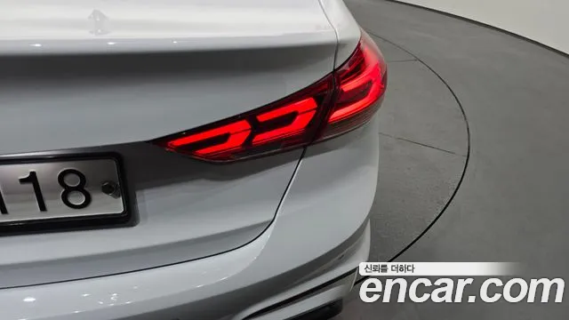 Hyundai AVANTE 2018 — фото 9