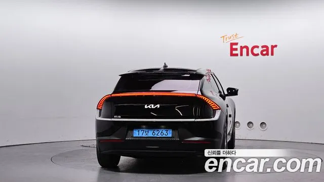 Kia EV6 2023 — фото 4